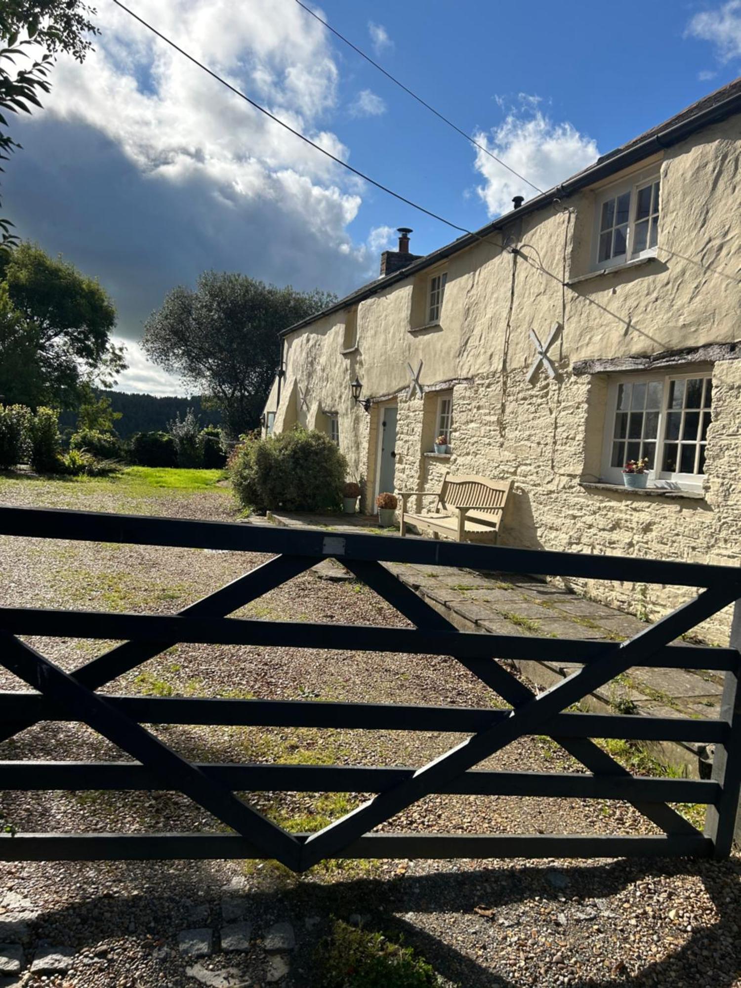 Meadowside Cottage, Characterful Grade 2 Listed Cottage Near To Wadebridge And Padstow Exterior photo